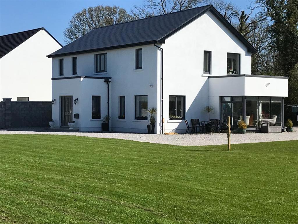 Ashlee Lodge, Shanagarry P25K6R6 Near Ballymaloe House & Garryvoe Hotel Extérieur photo
