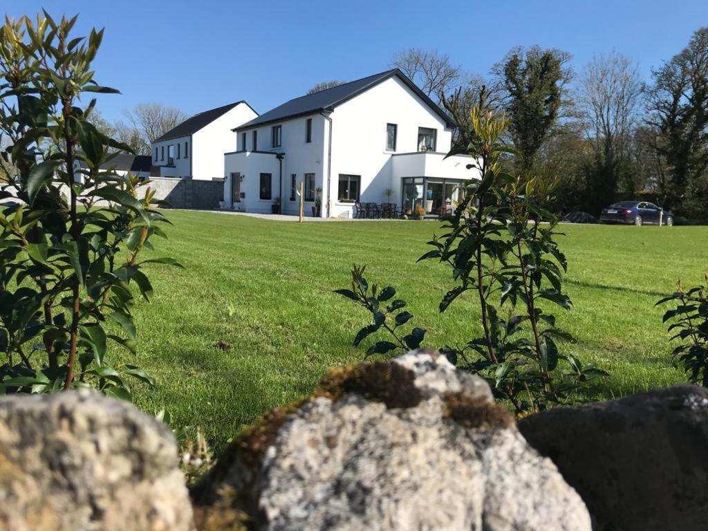 Ashlee Lodge, Shanagarry P25K6R6 Near Ballymaloe House & Garryvoe Hotel Extérieur photo